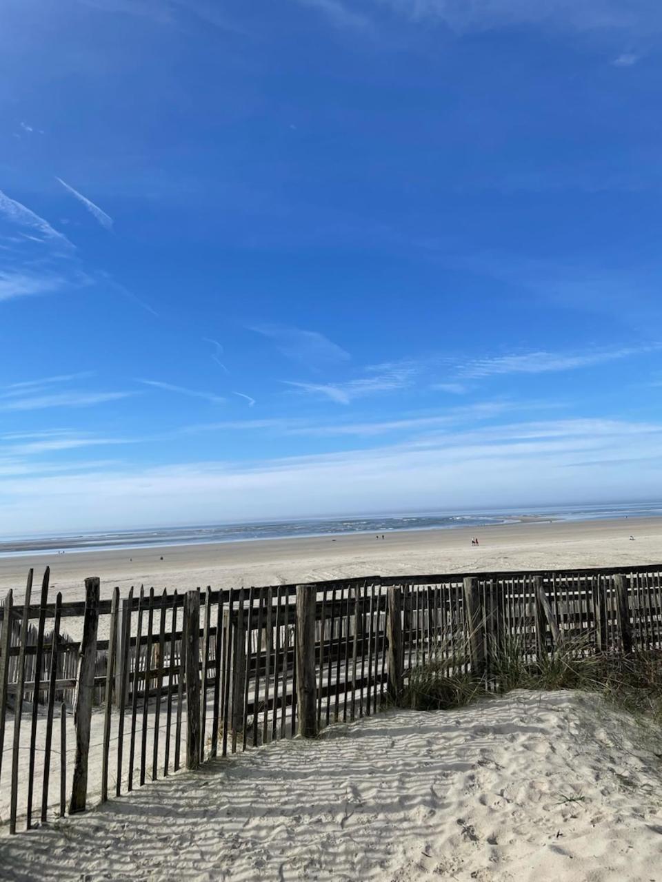 L'alteia: Beachfront With Private Parking Berck